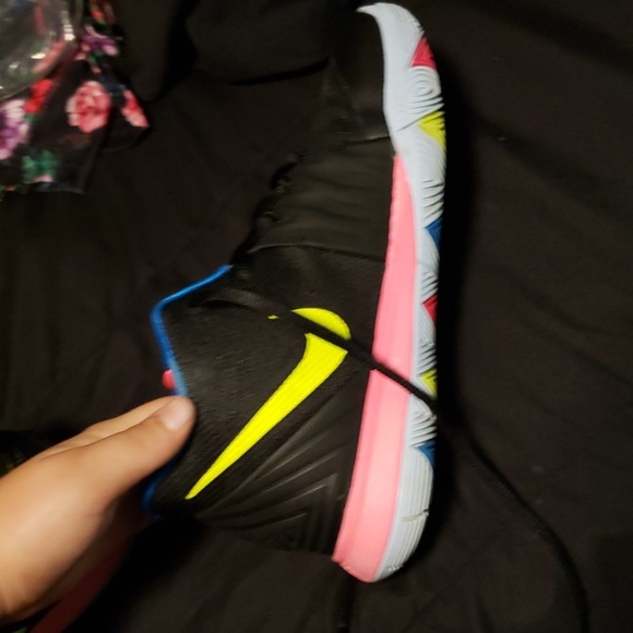 Kyrie 11s - Picture 4 of 4